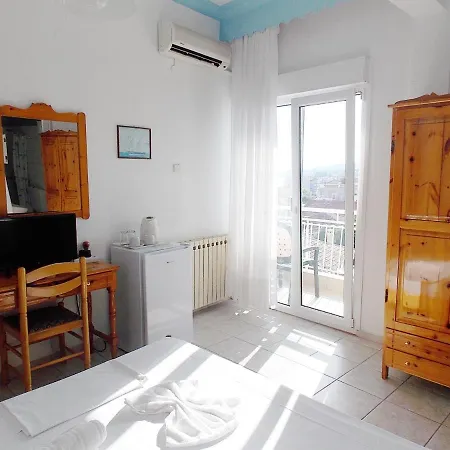 Sgouridis يميناريا