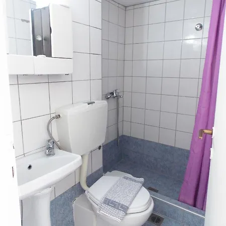 Sgouridis 2* يميناريا