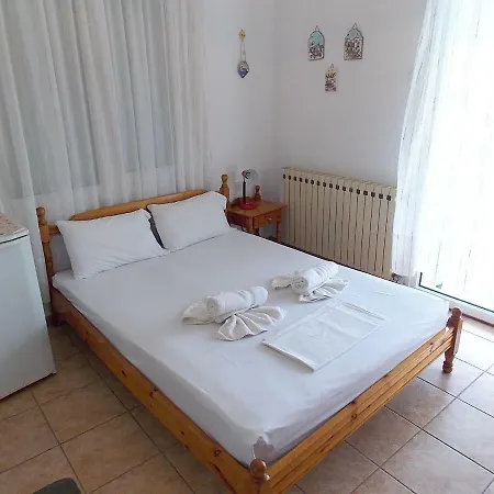 Sgouridis 2* يميناريا
